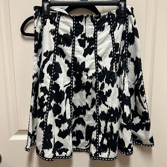 CAbi 'Dashing' Skirt Style #937 - Picture 2 of 6